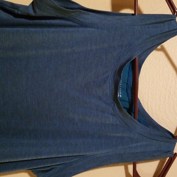 Aqua Tanktop - Picture 3 of 3
